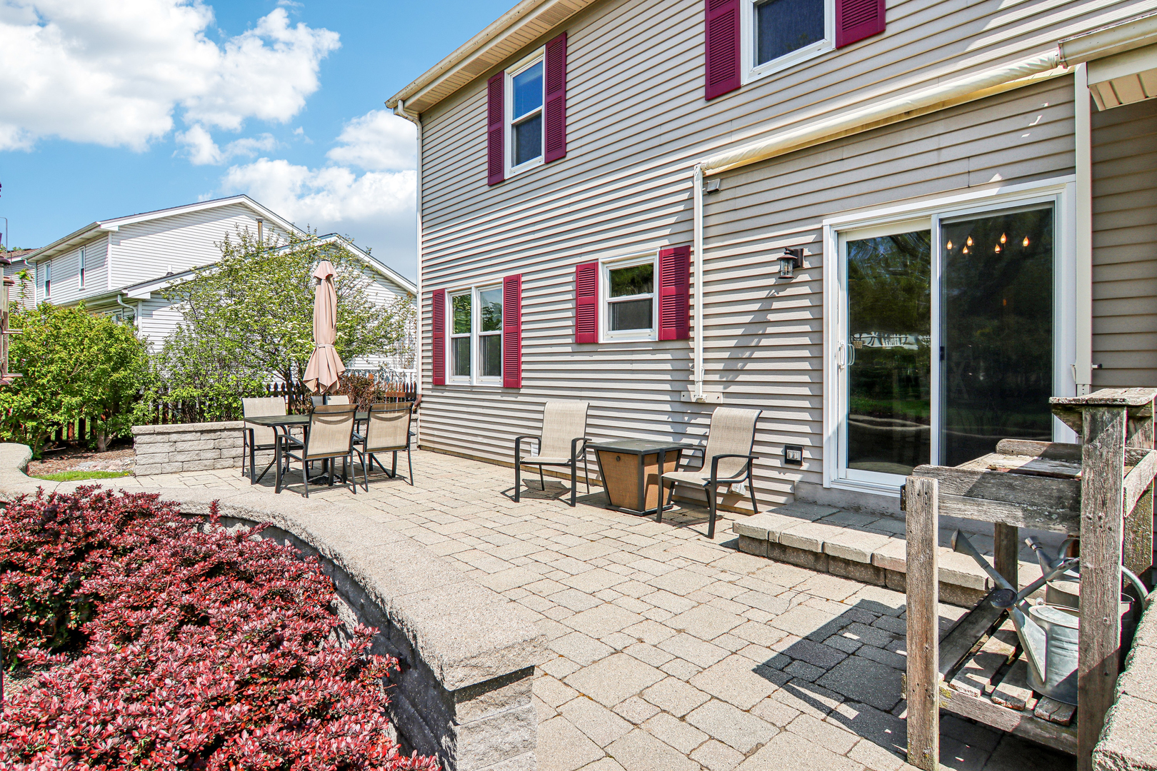 2825 Colonial Drive