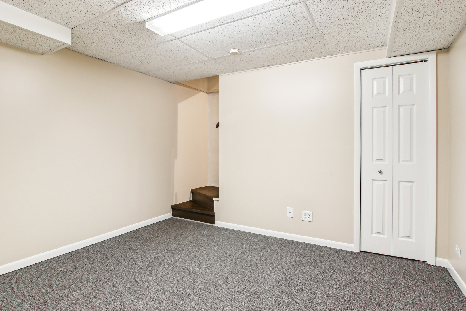 2825 Colonial Drive