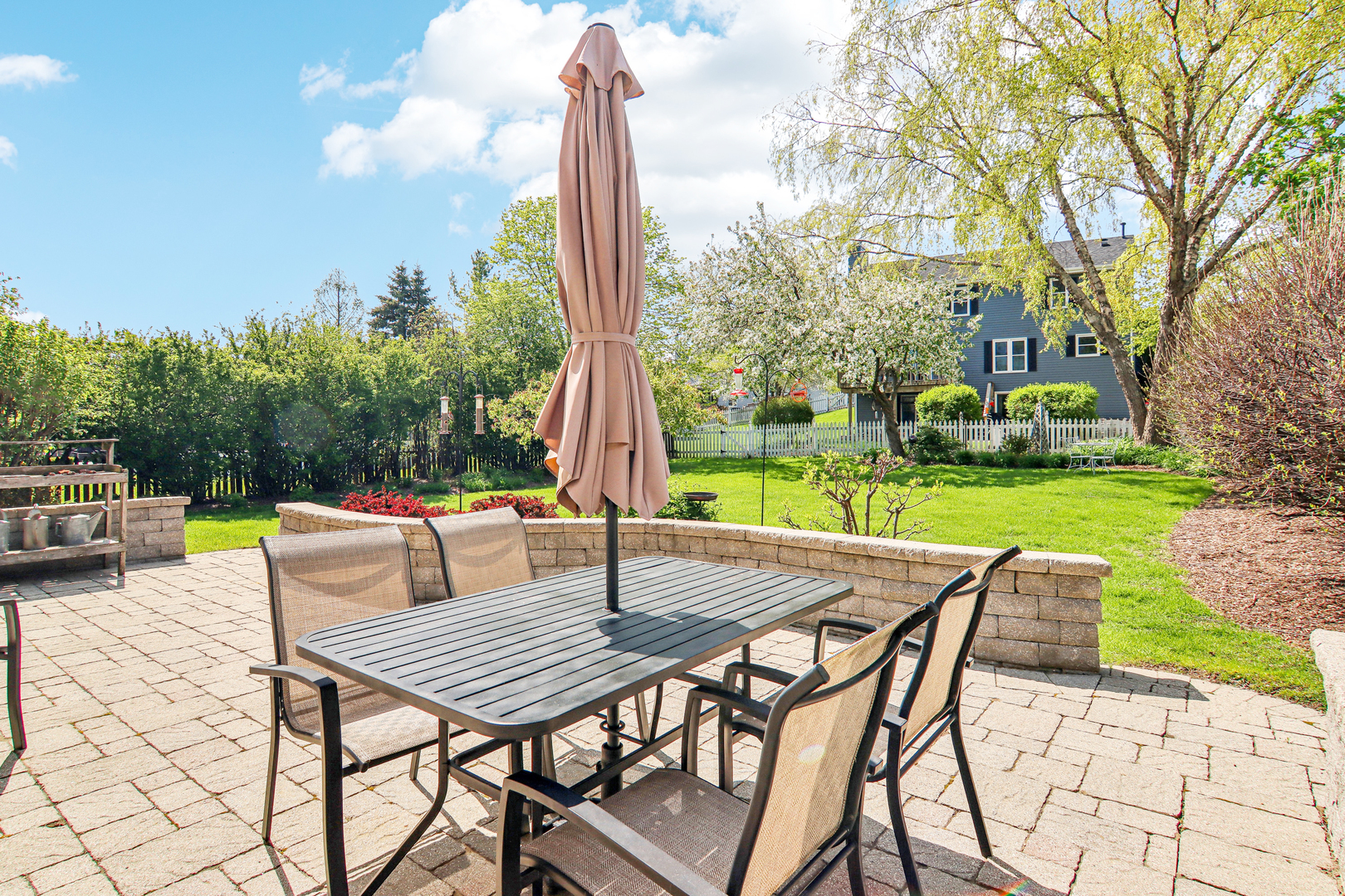 2825 Colonial Drive