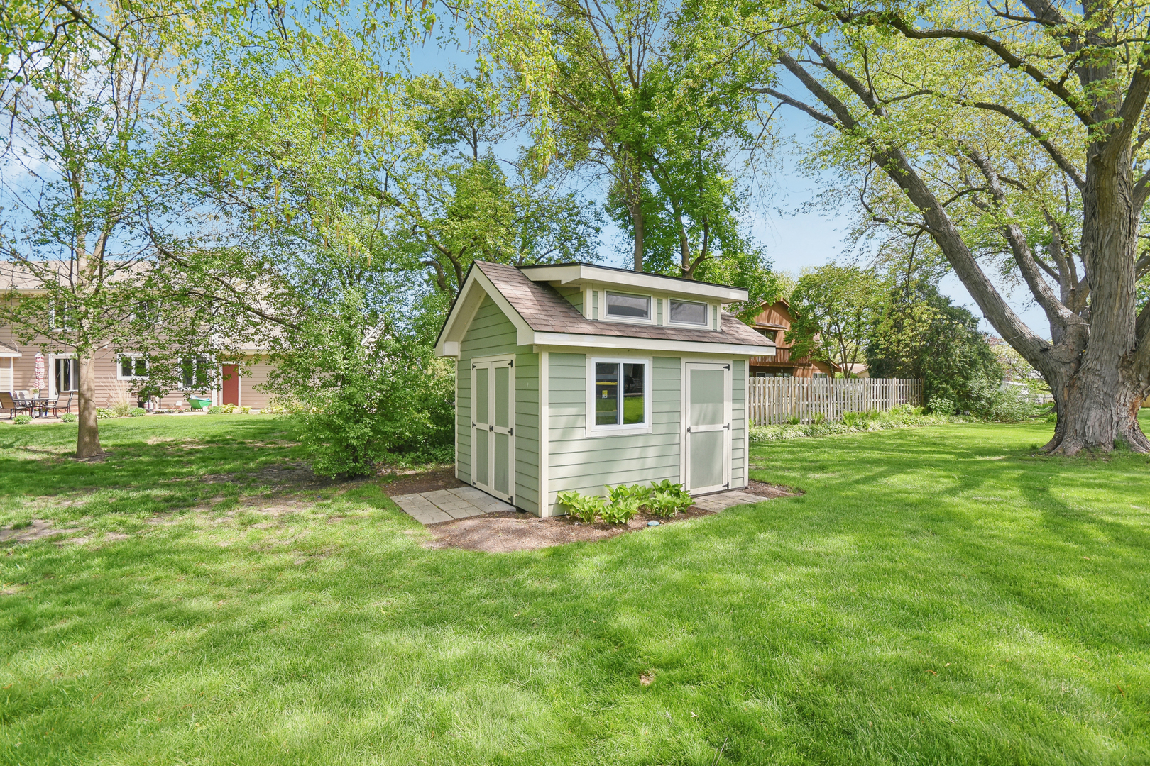1932 Country Knoll Lane