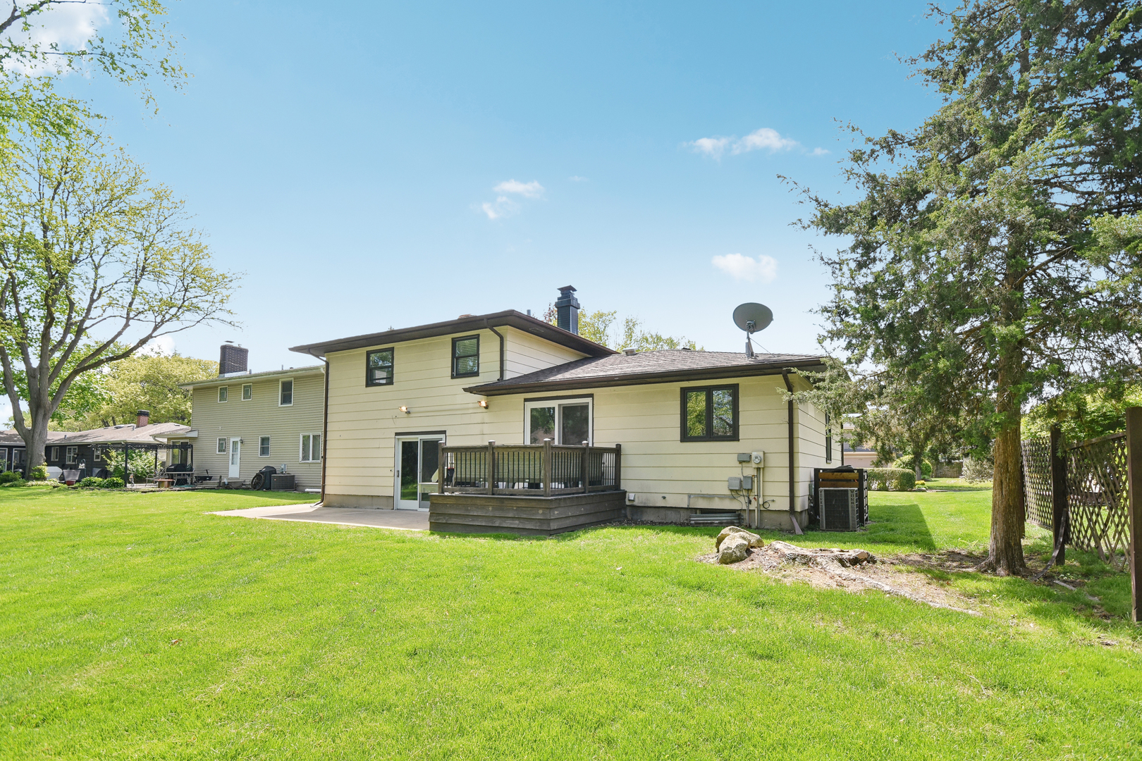 1932 Country Knoll Lane