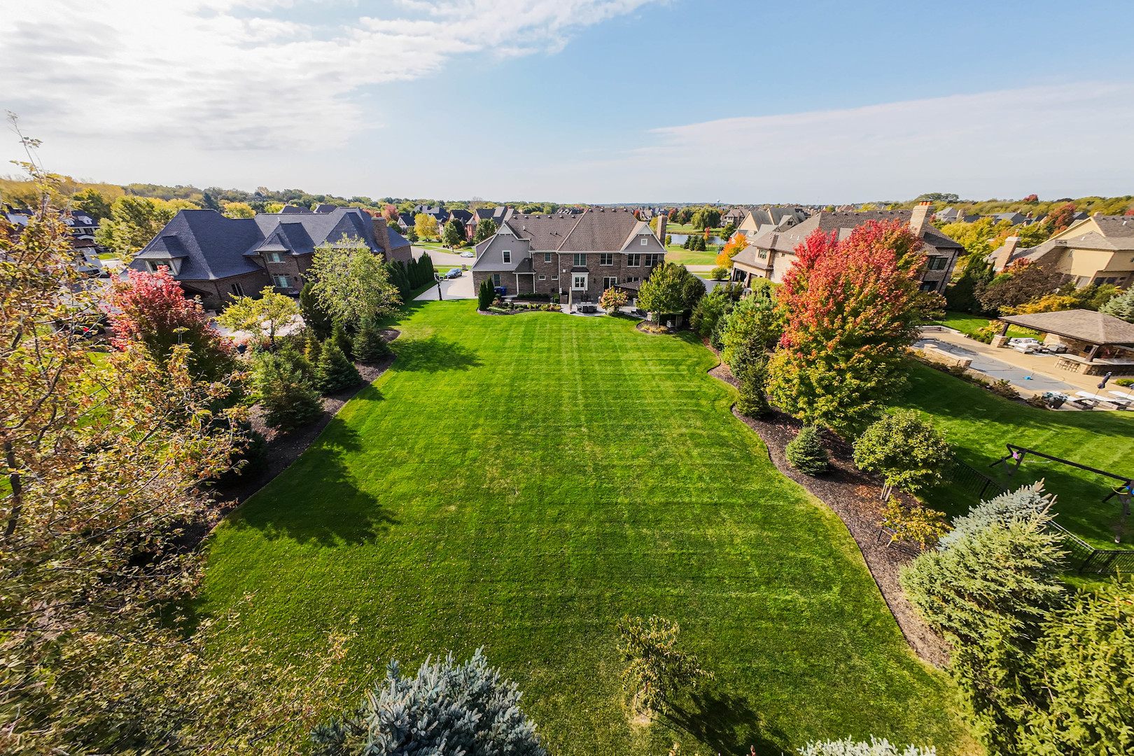 39W162 Long Meadow Lane