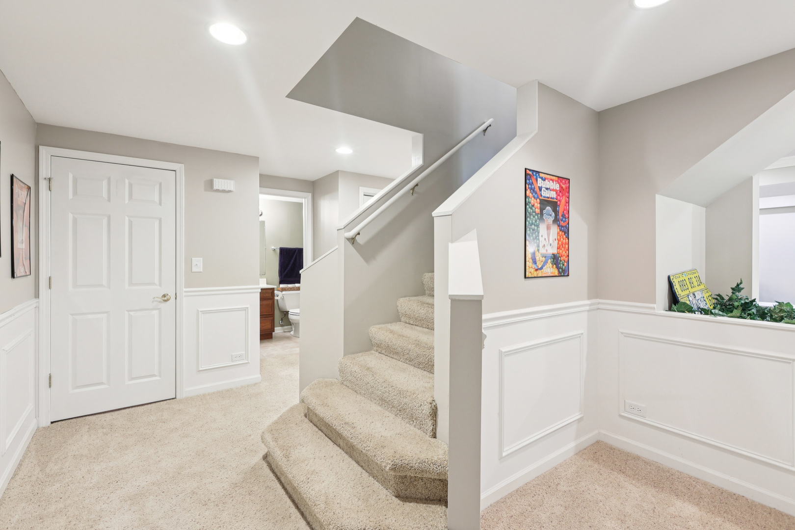 2193 W Thornwood Drive
