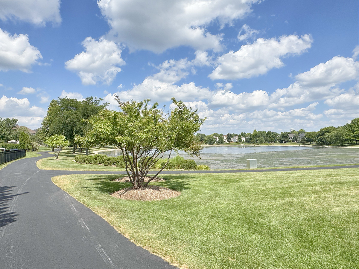 2193 W Thornwood Drive