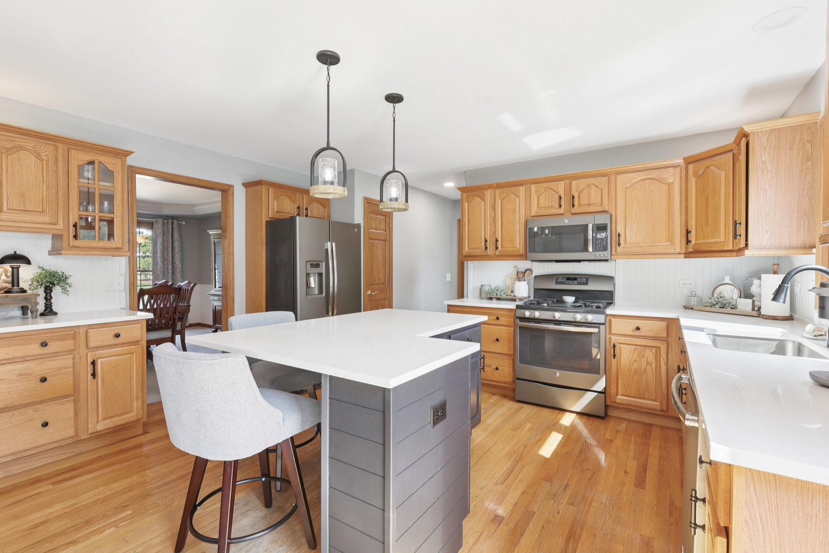 2193 W Thornwood Drive