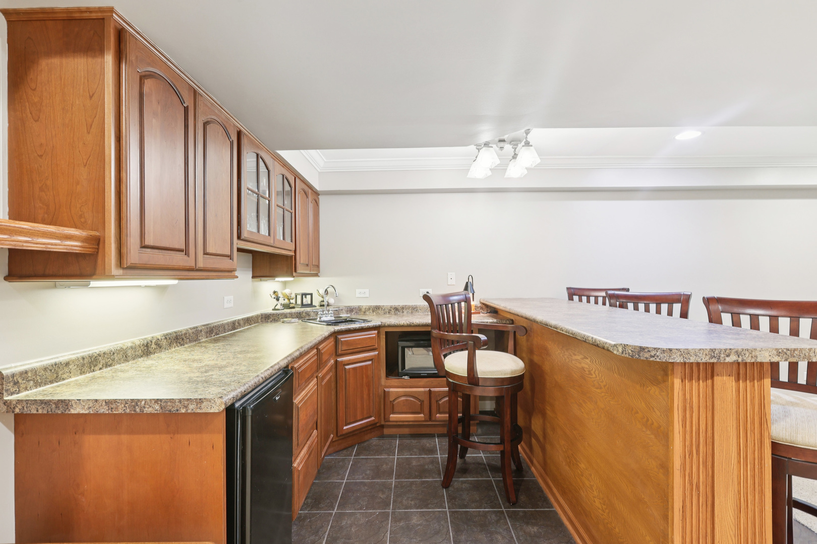 2193 W Thornwood Drive