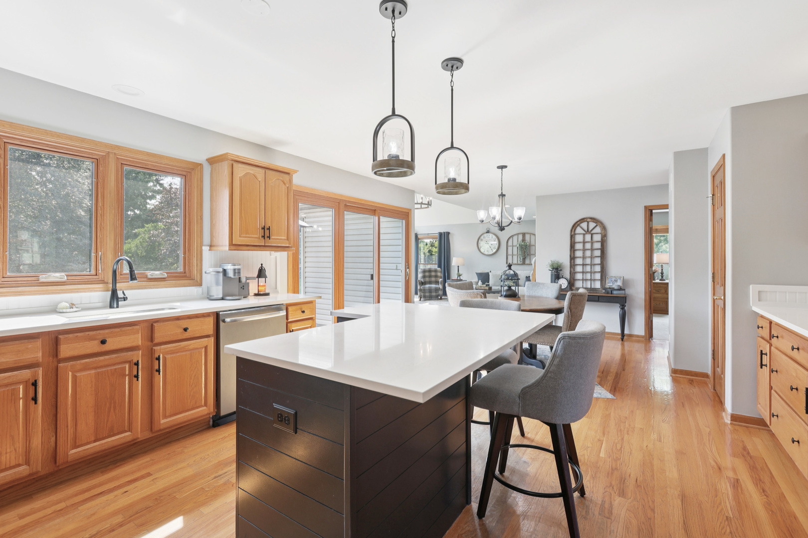 2193 W Thornwood Drive