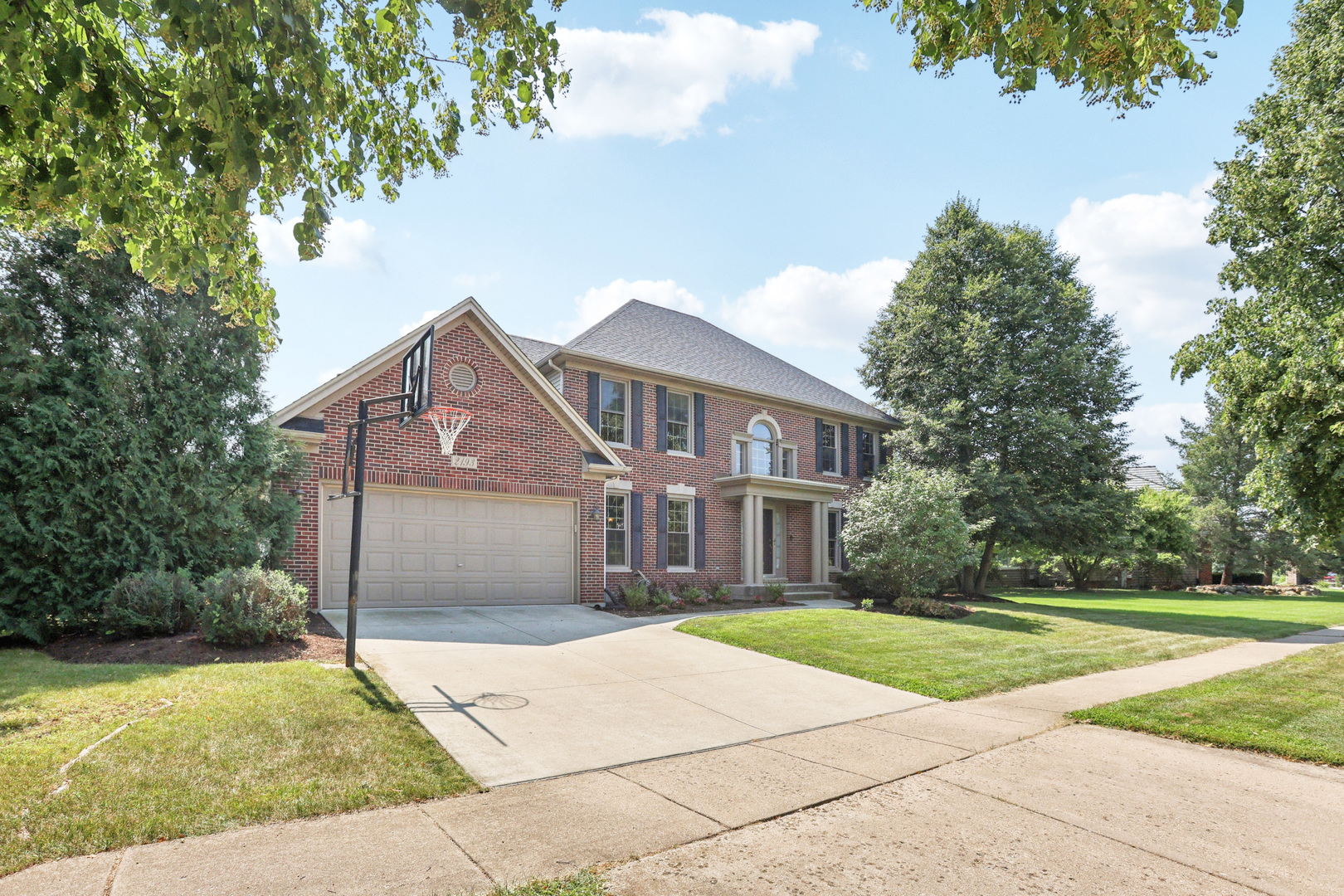 2193 W Thornwood Drive