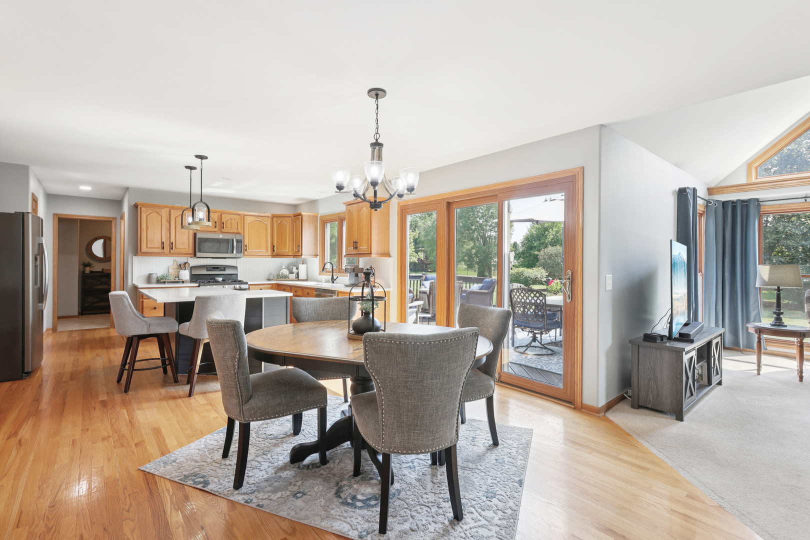 2193 W Thornwood Drive