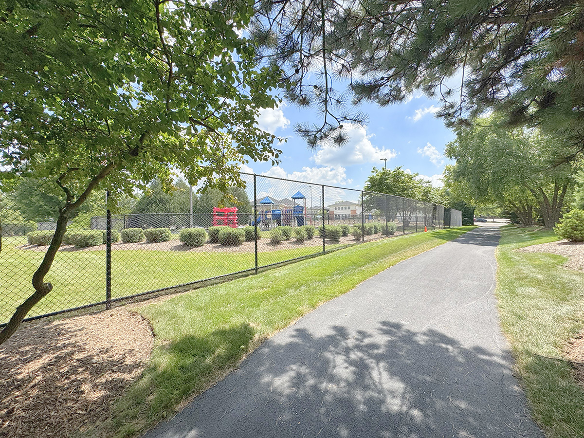 2193 W Thornwood Drive