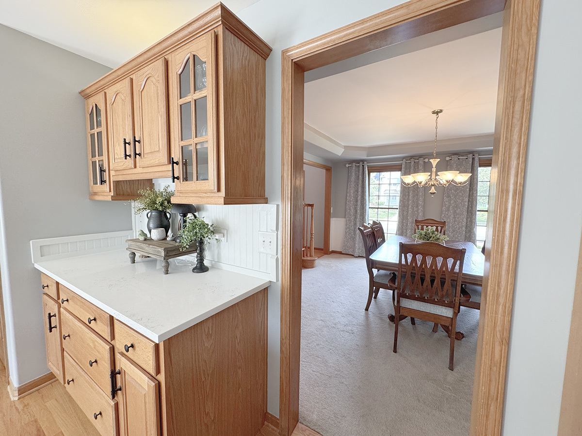 2193 W Thornwood Drive