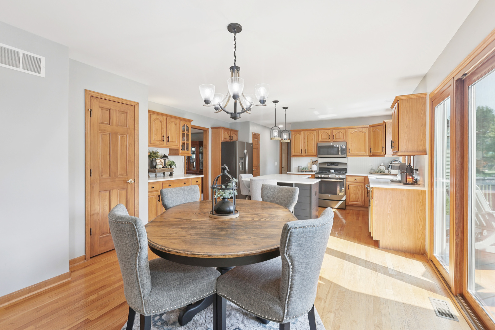 2193 W Thornwood Drive