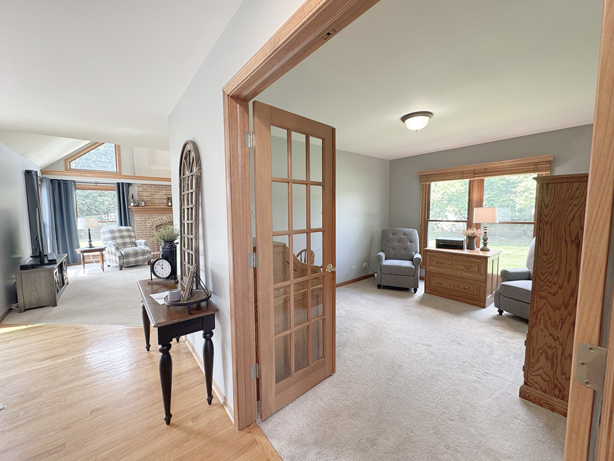 2193 W Thornwood Drive