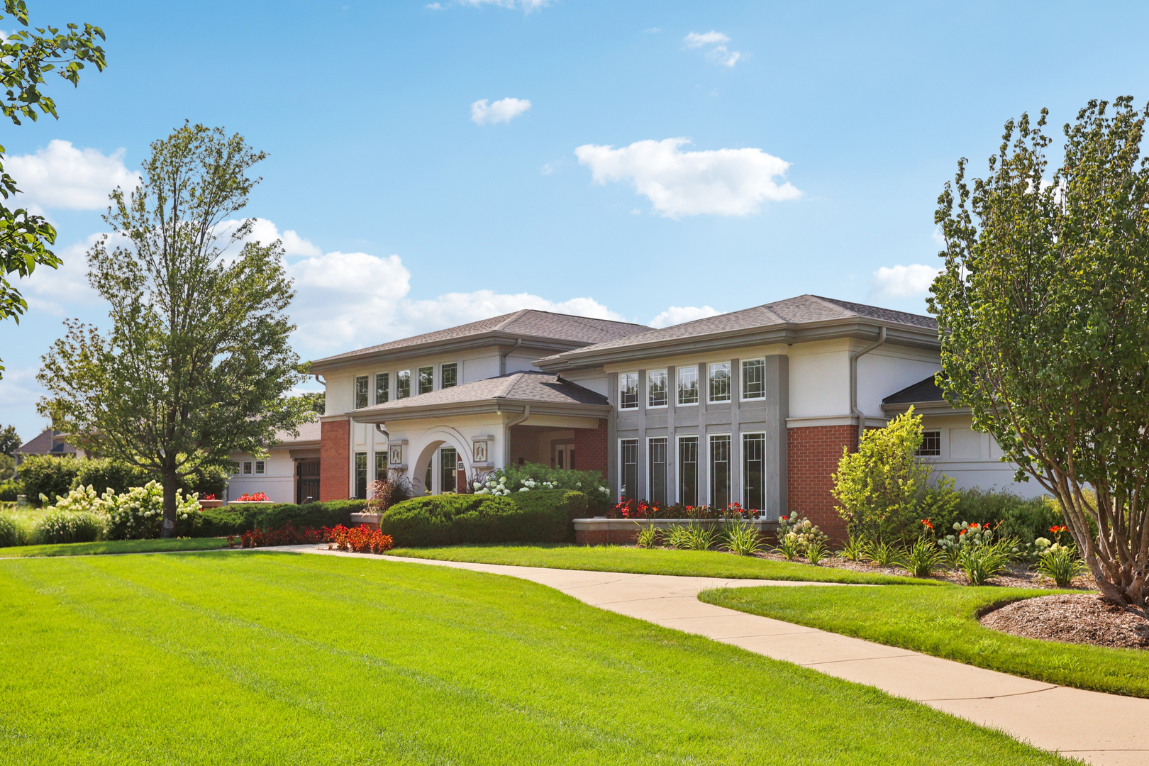2193 W Thornwood Drive
