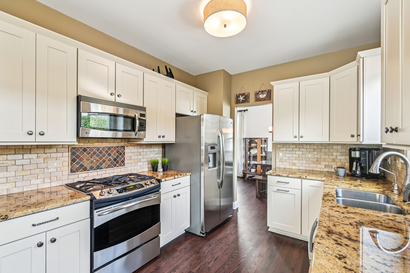 6109 Dunroven Lakes Court
