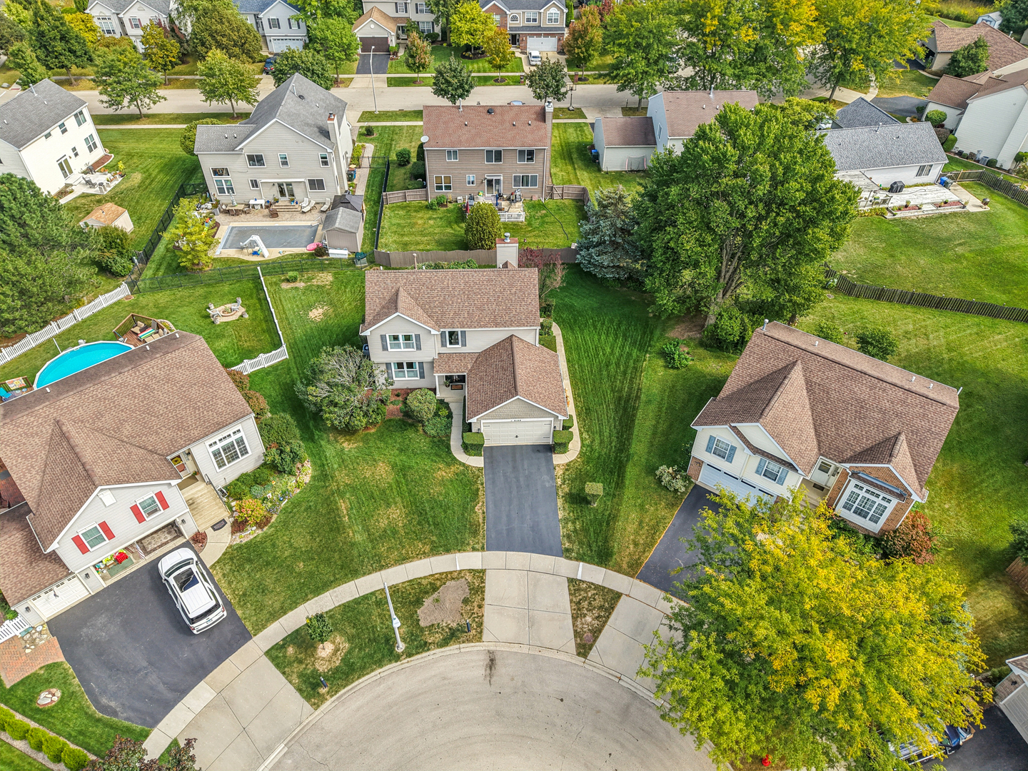 6109 Dunroven Lakes Court
