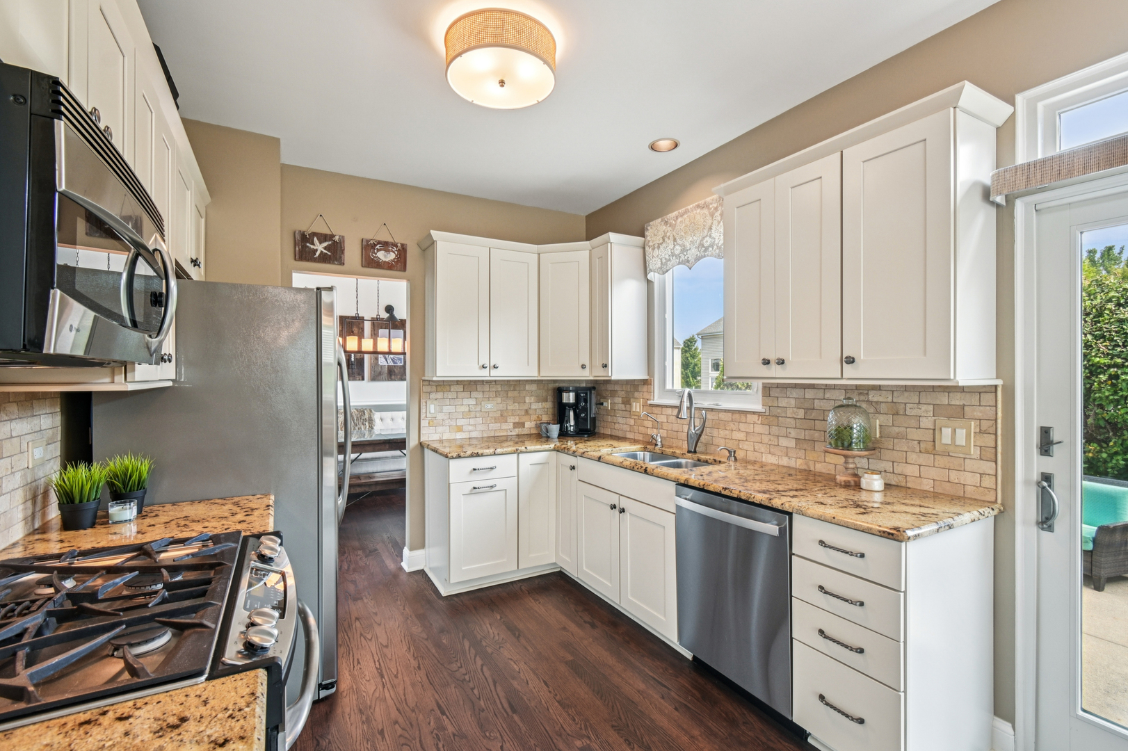 6109 Dunroven Lakes Court
