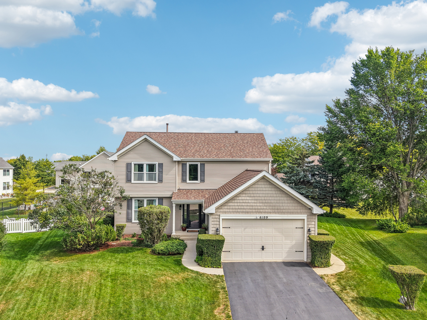 6109 Dunroven Lakes Court