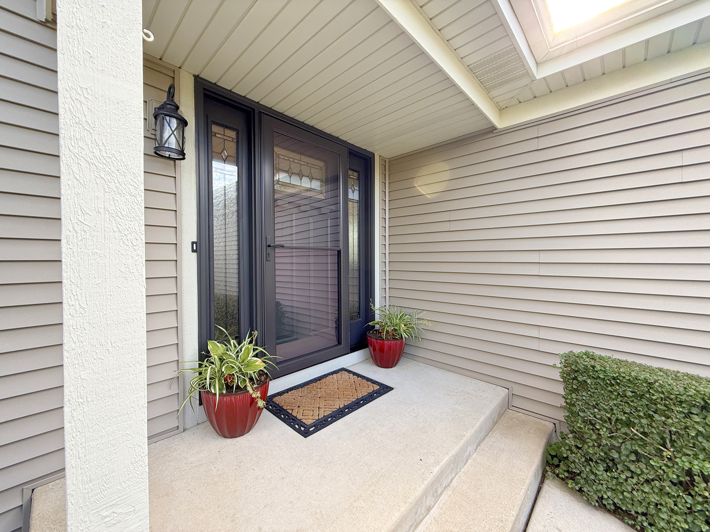 6109 Dunroven Lakes Court