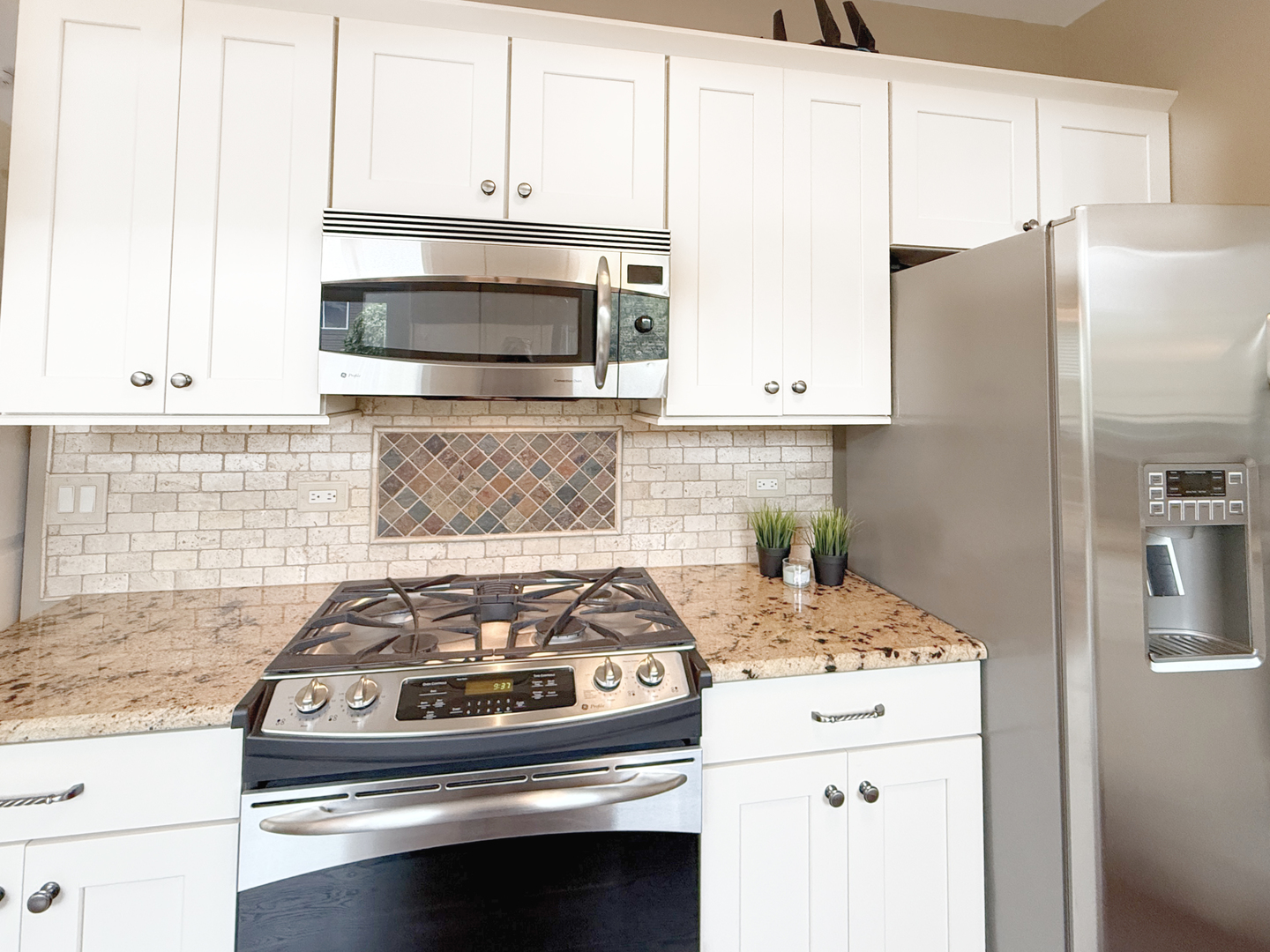 6109 Dunroven Lakes Court
