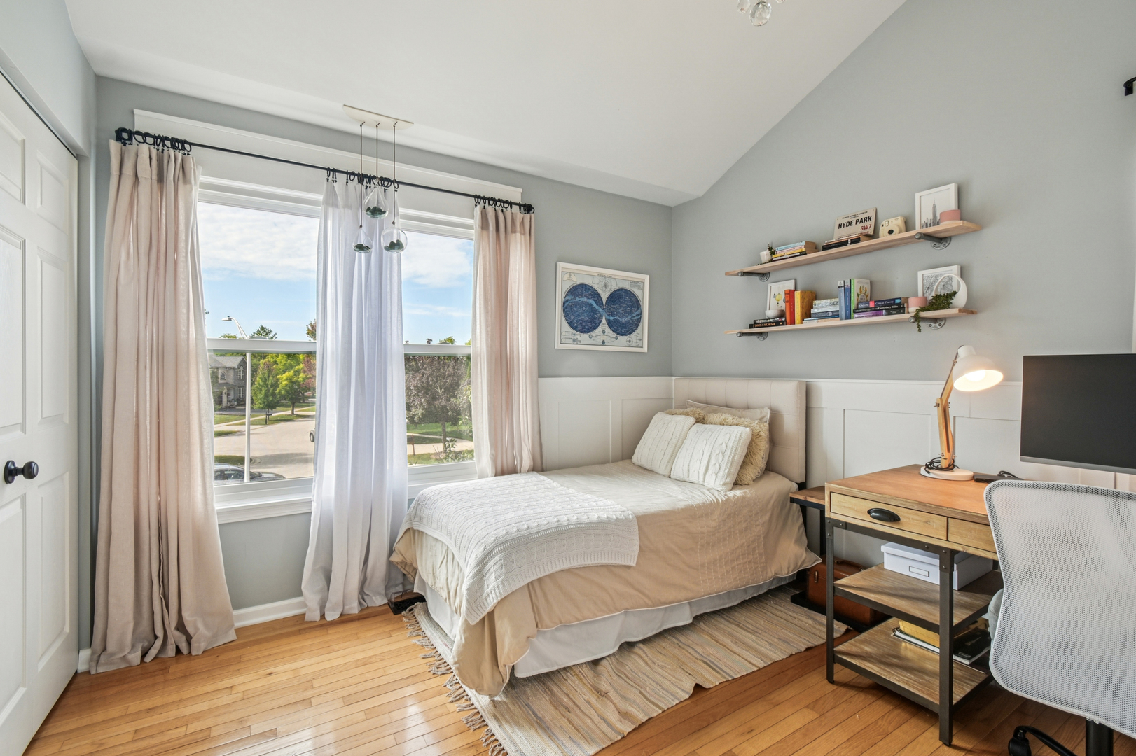 6109 Dunroven Lakes Court