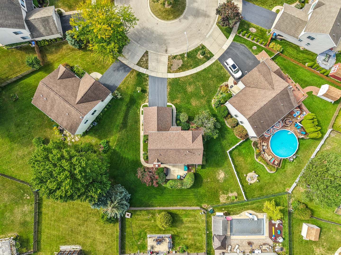 6109 Dunroven Lakes Court