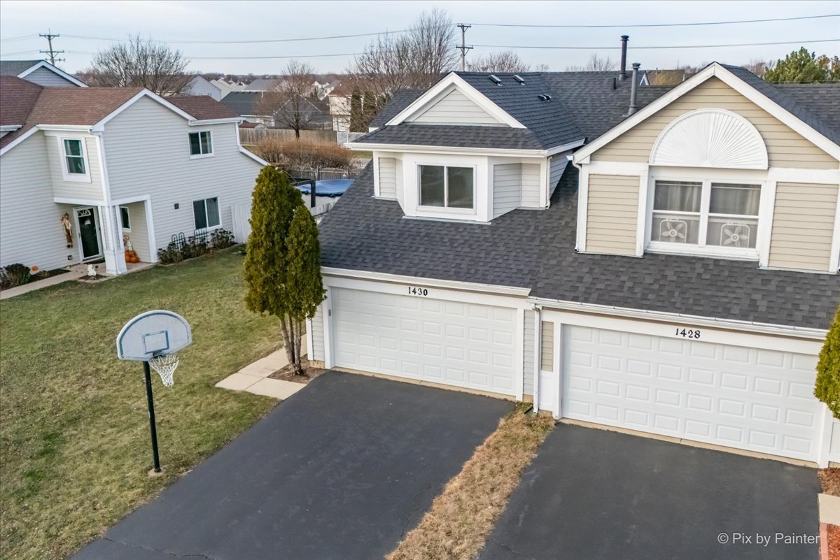 1430 N PEMBROKE Drive