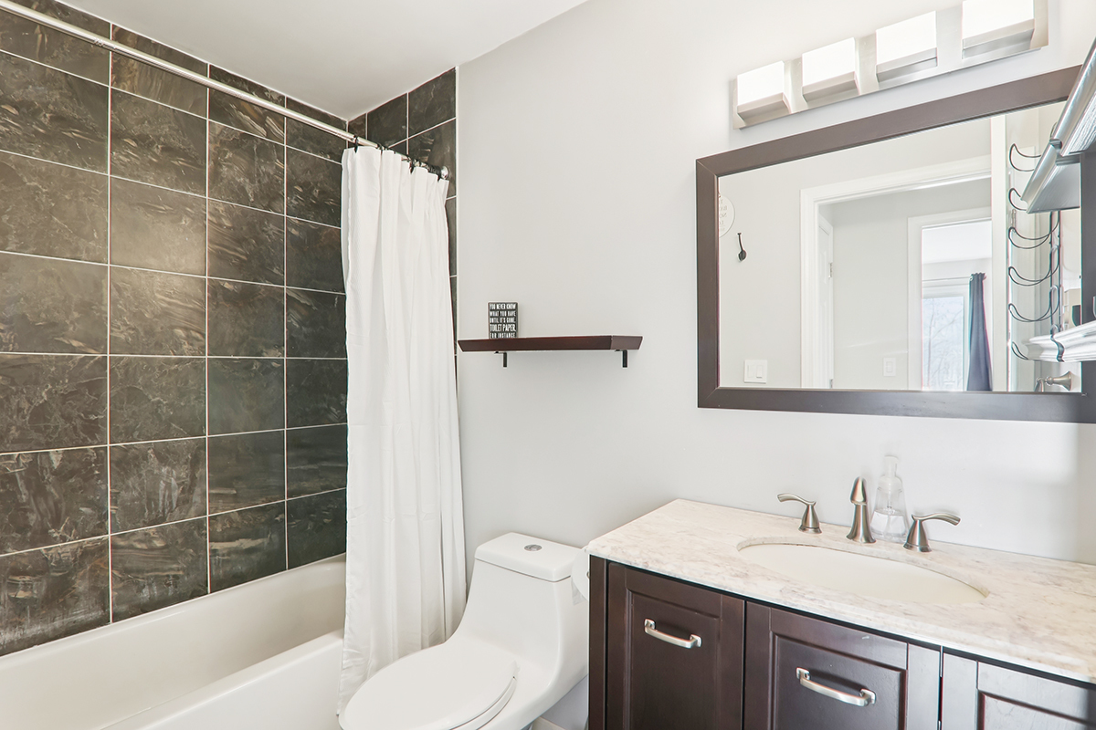 1374 Cunat Court Unit: 2B