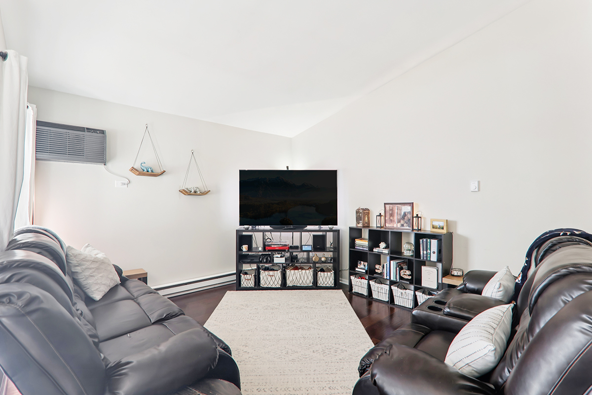 1374 Cunat Court Unit: 2B