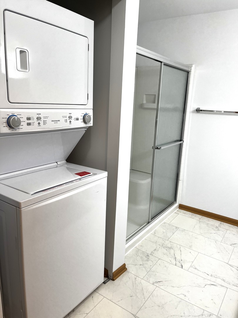 801 N McLean Boulevard Unit: 214
