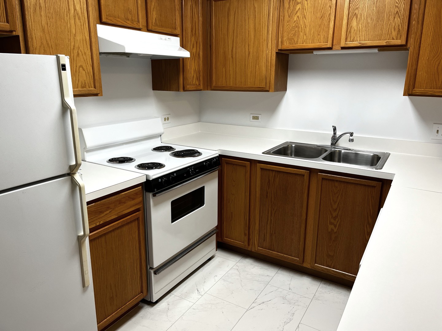 801 N McLean Boulevard Unit: 214