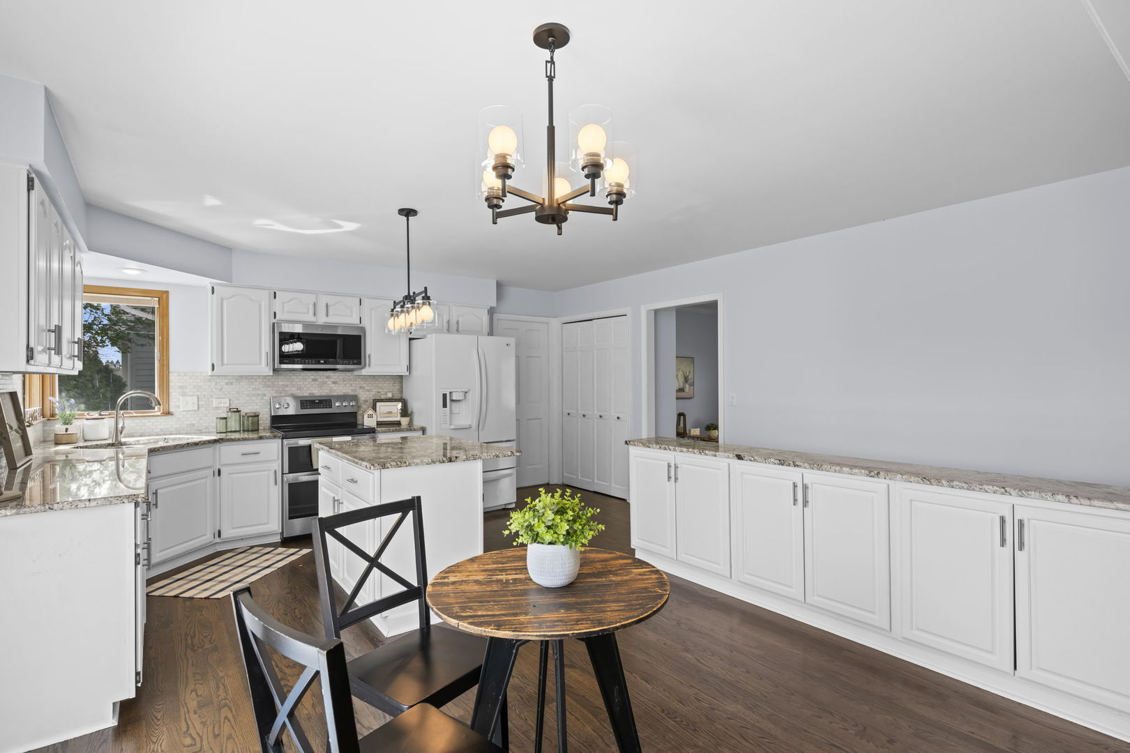3551 Lakeview Drive