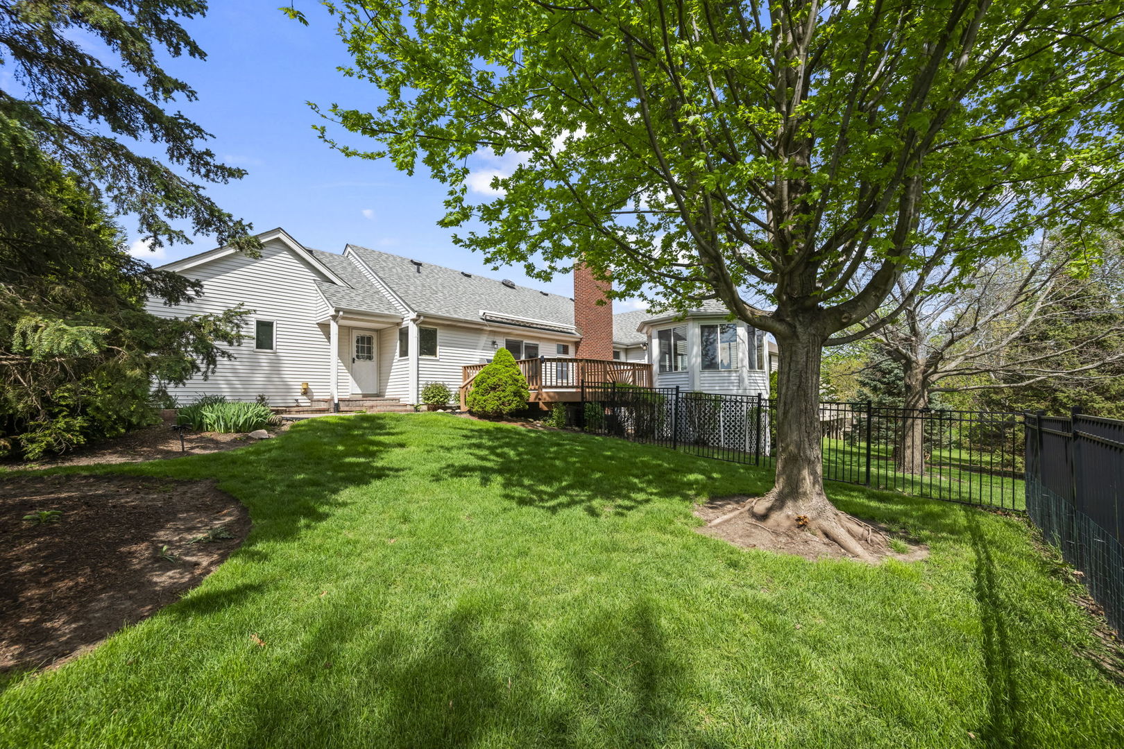 3551 Lakeview Drive