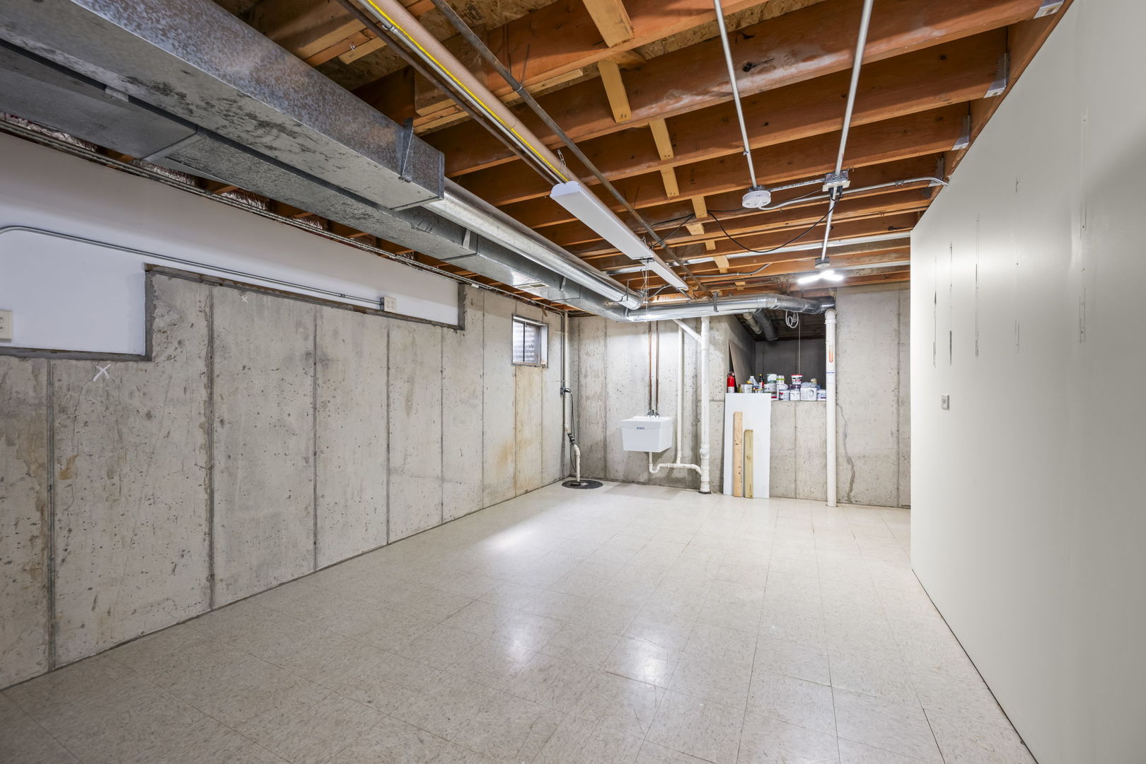3551 Lakeview Drive