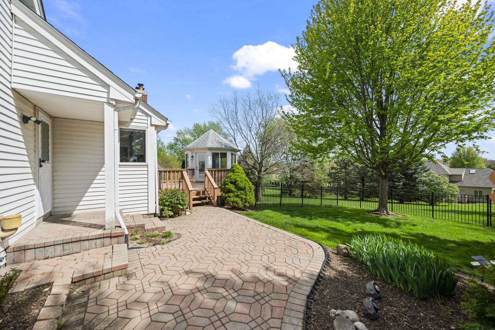 3551 Lakeview Drive