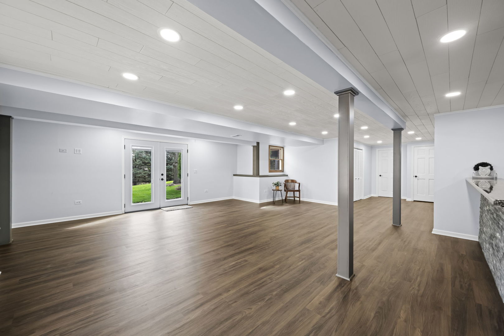 3551 Lakeview Drive