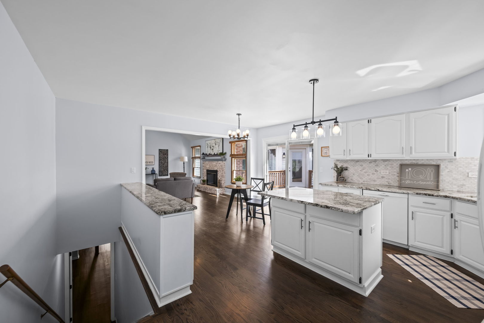 3551 Lakeview Drive