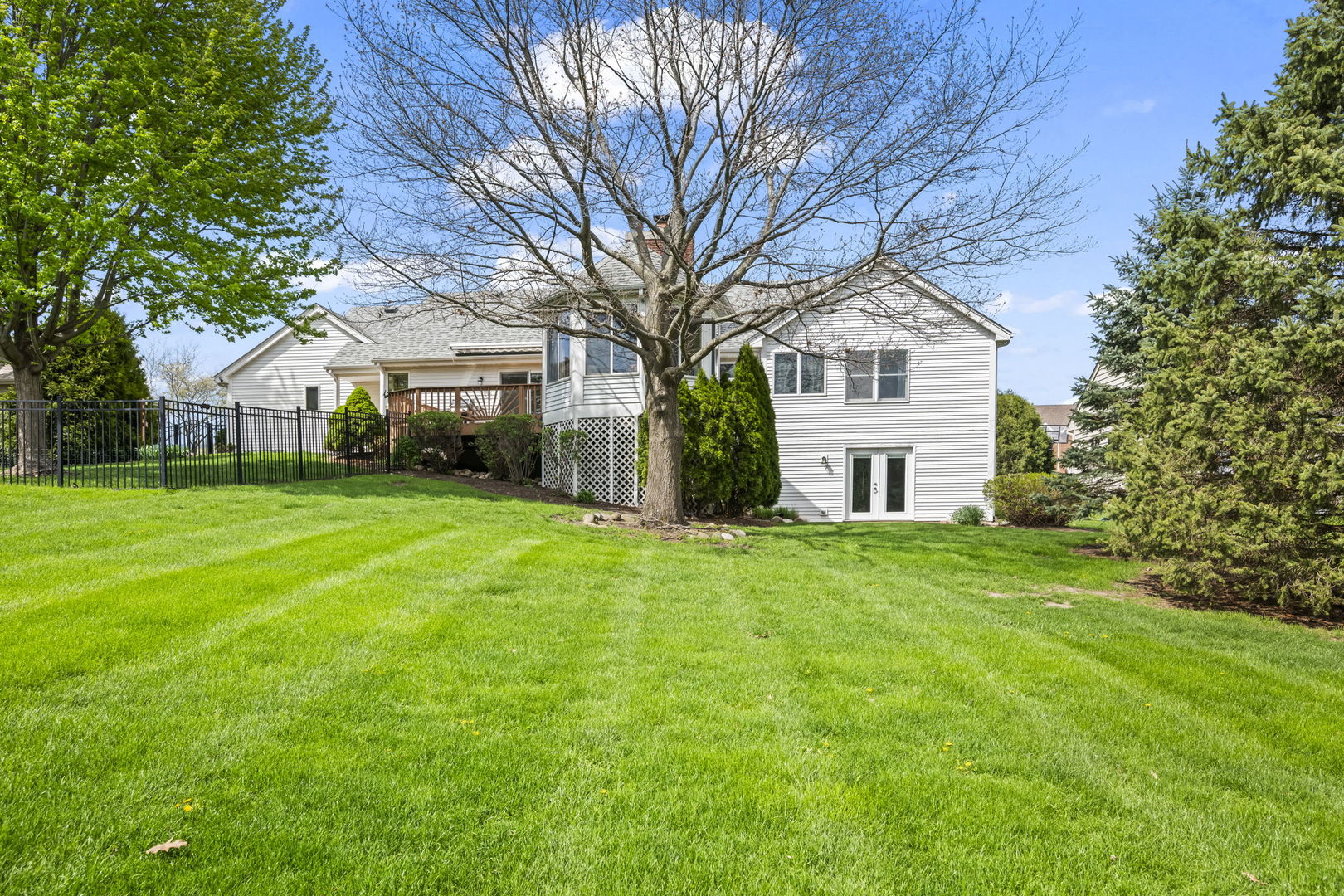 3551 Lakeview Drive