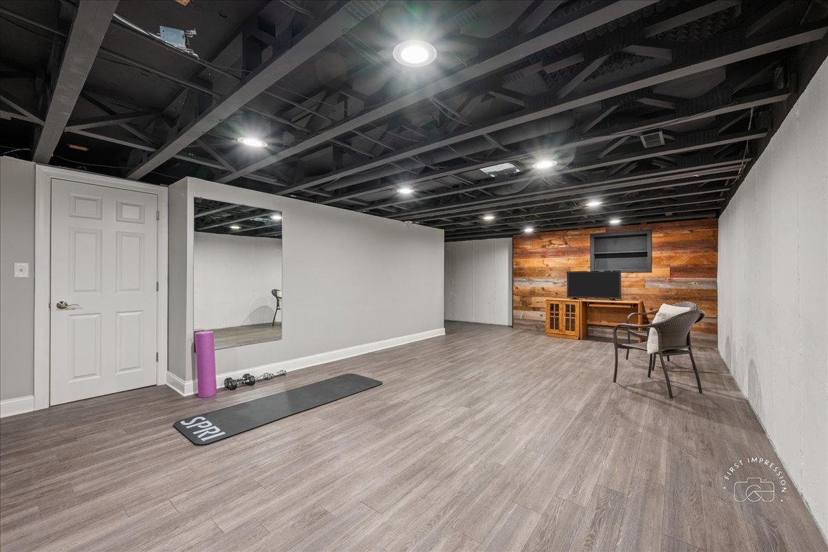 63 White Oak Circle Unit: 63