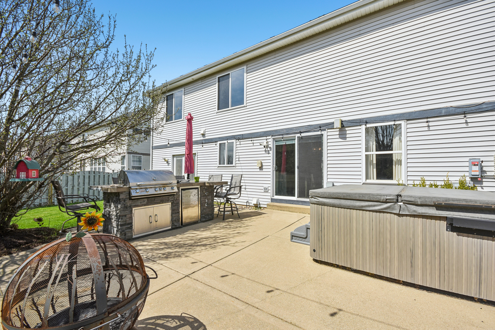 1739 Newbridge Circle