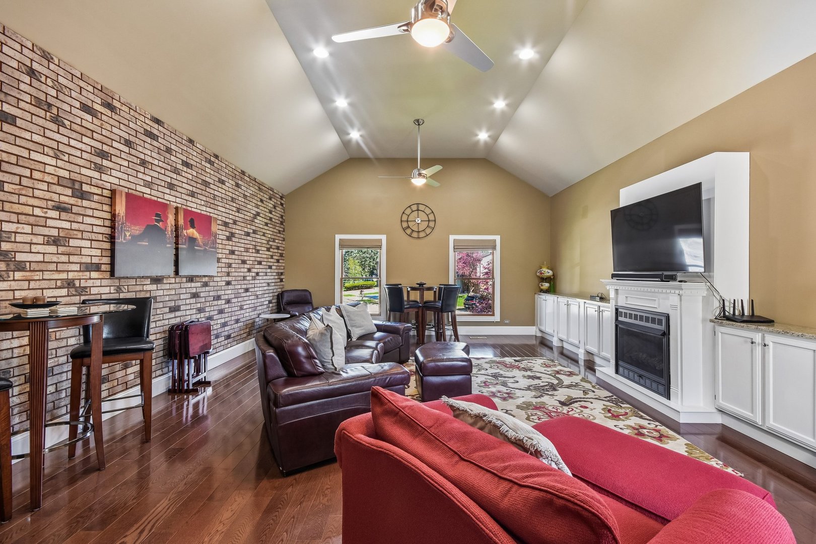 588 Kingston Court