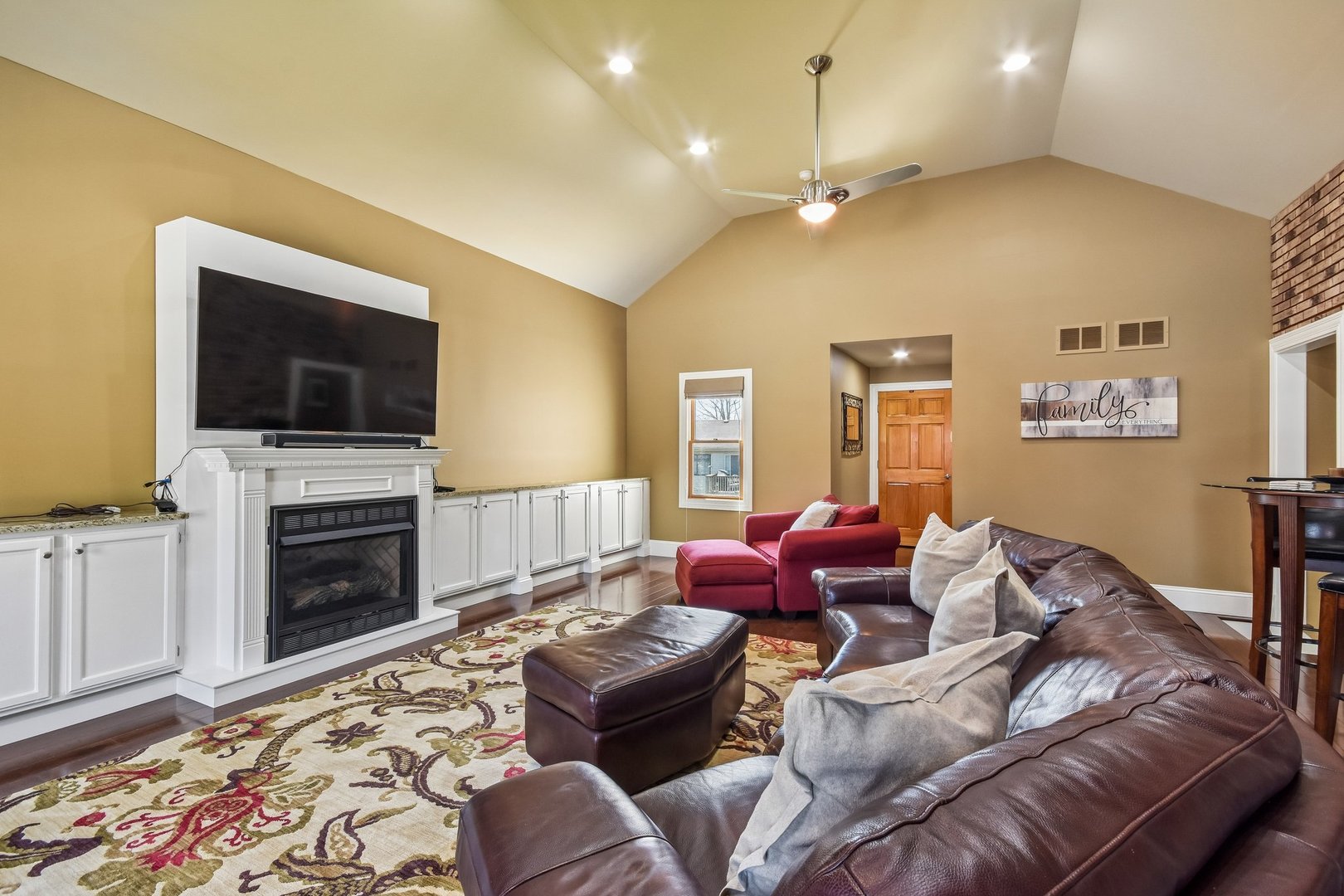 588 Kingston Court