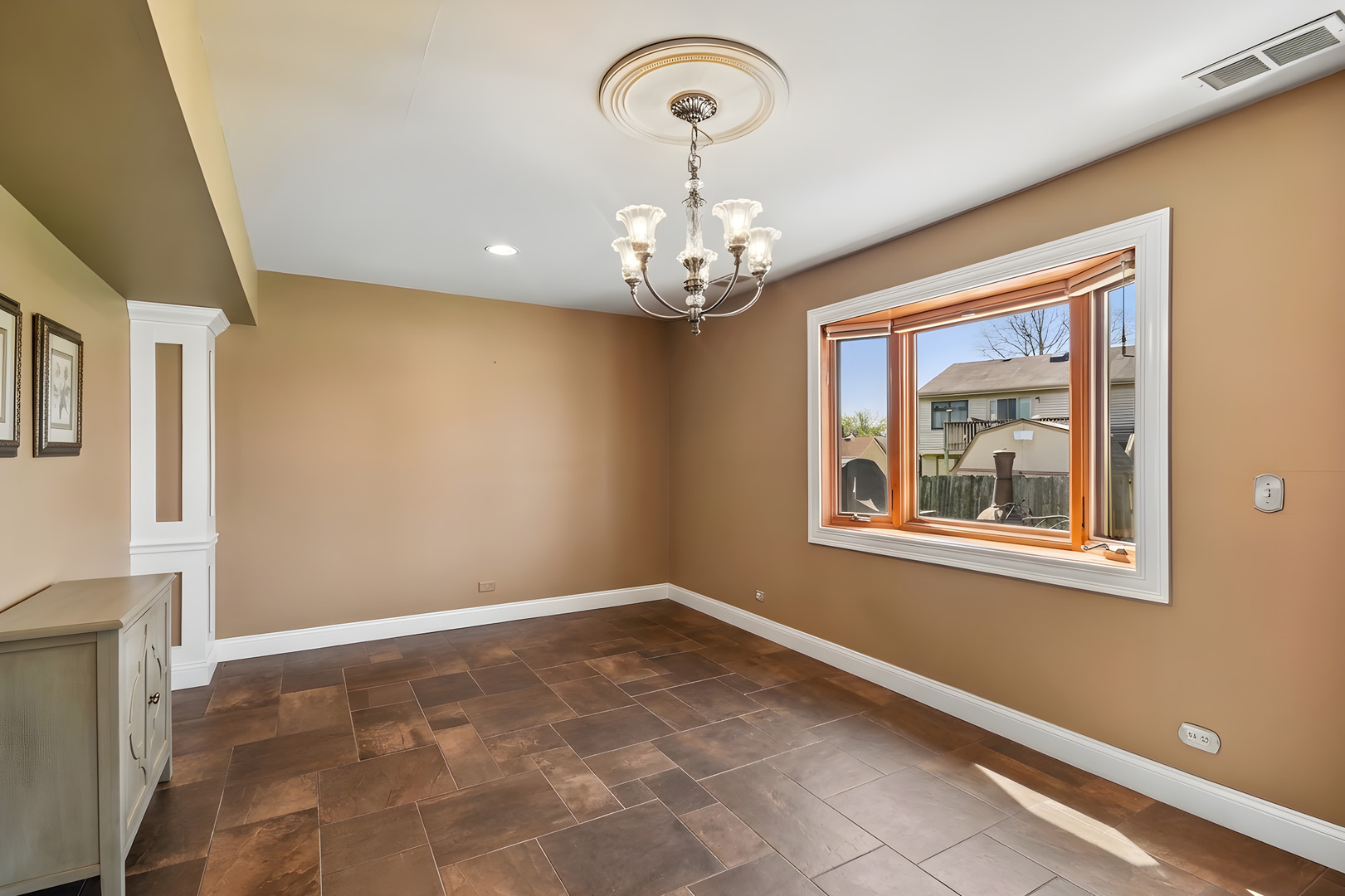 588 Kingston Court