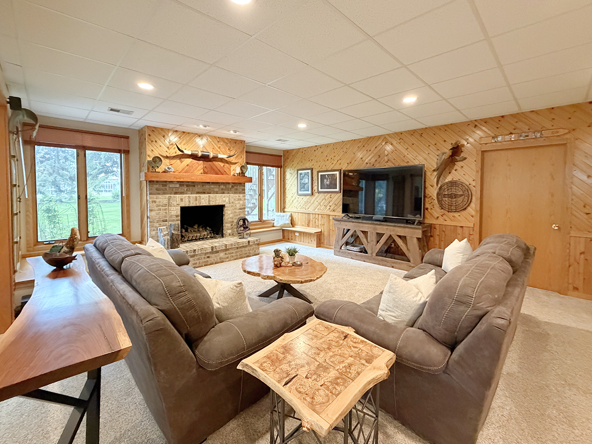 211 Ridge Lane