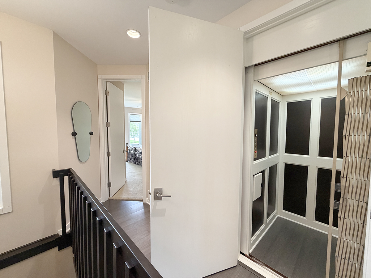 211 Ridge Lane