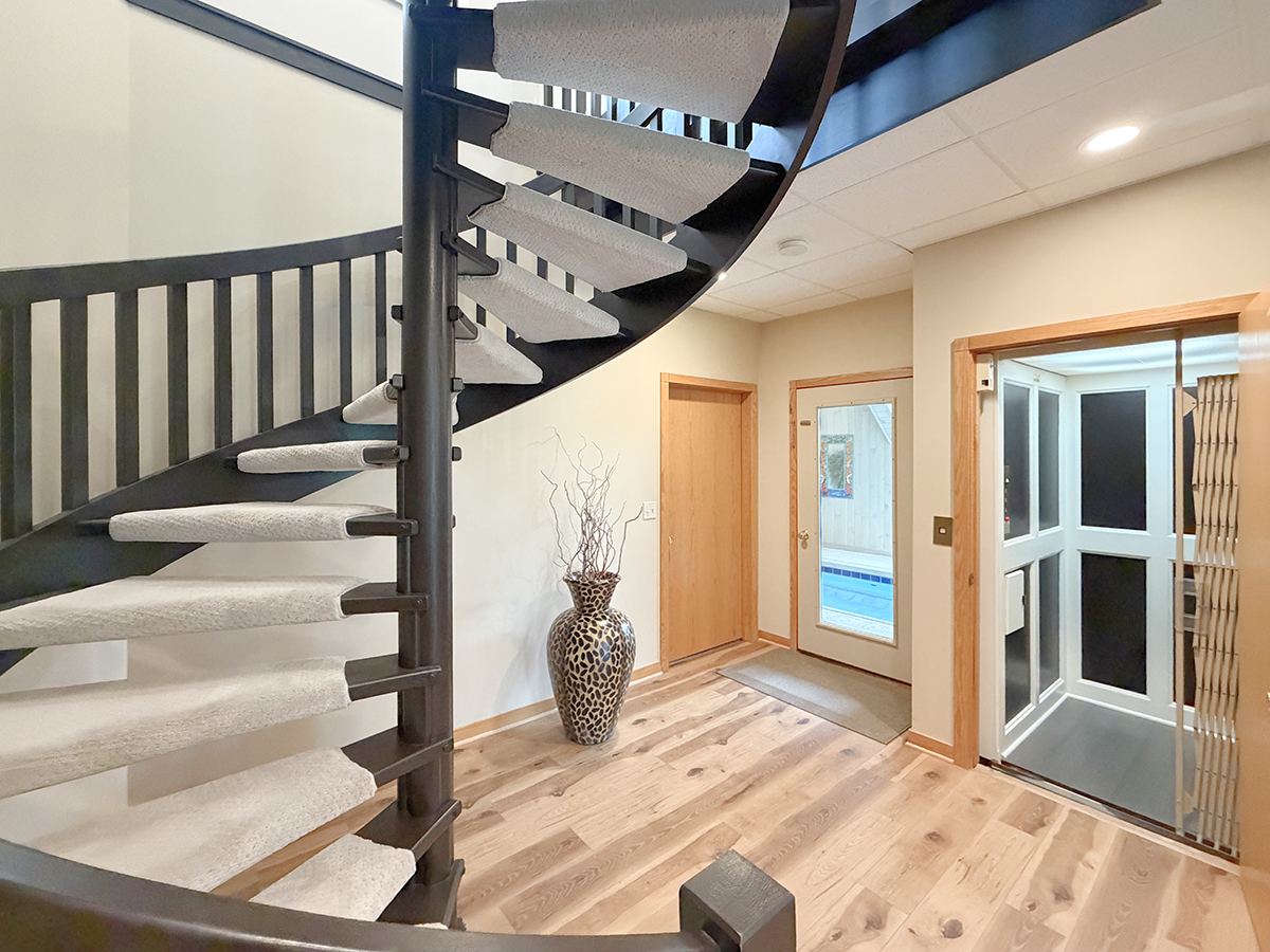 211 Ridge Lane
