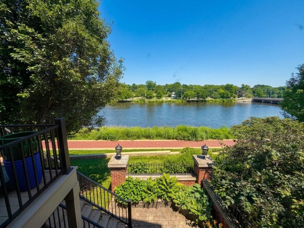 526 Brownstone Drive