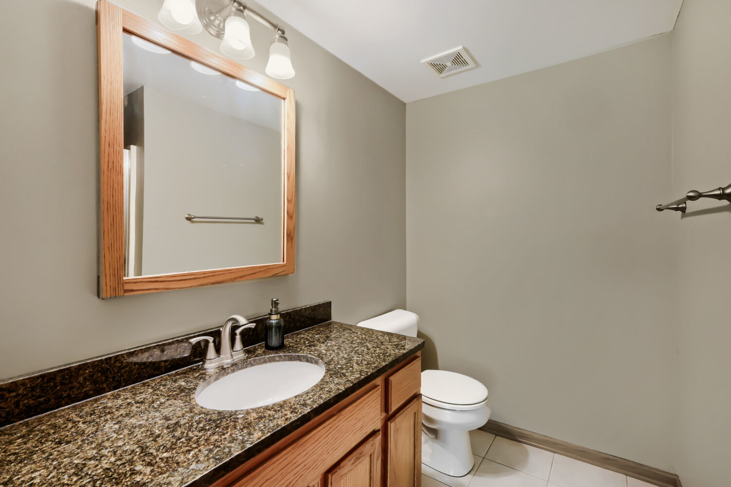 2016 Jeffrey Lane Unit: 2016