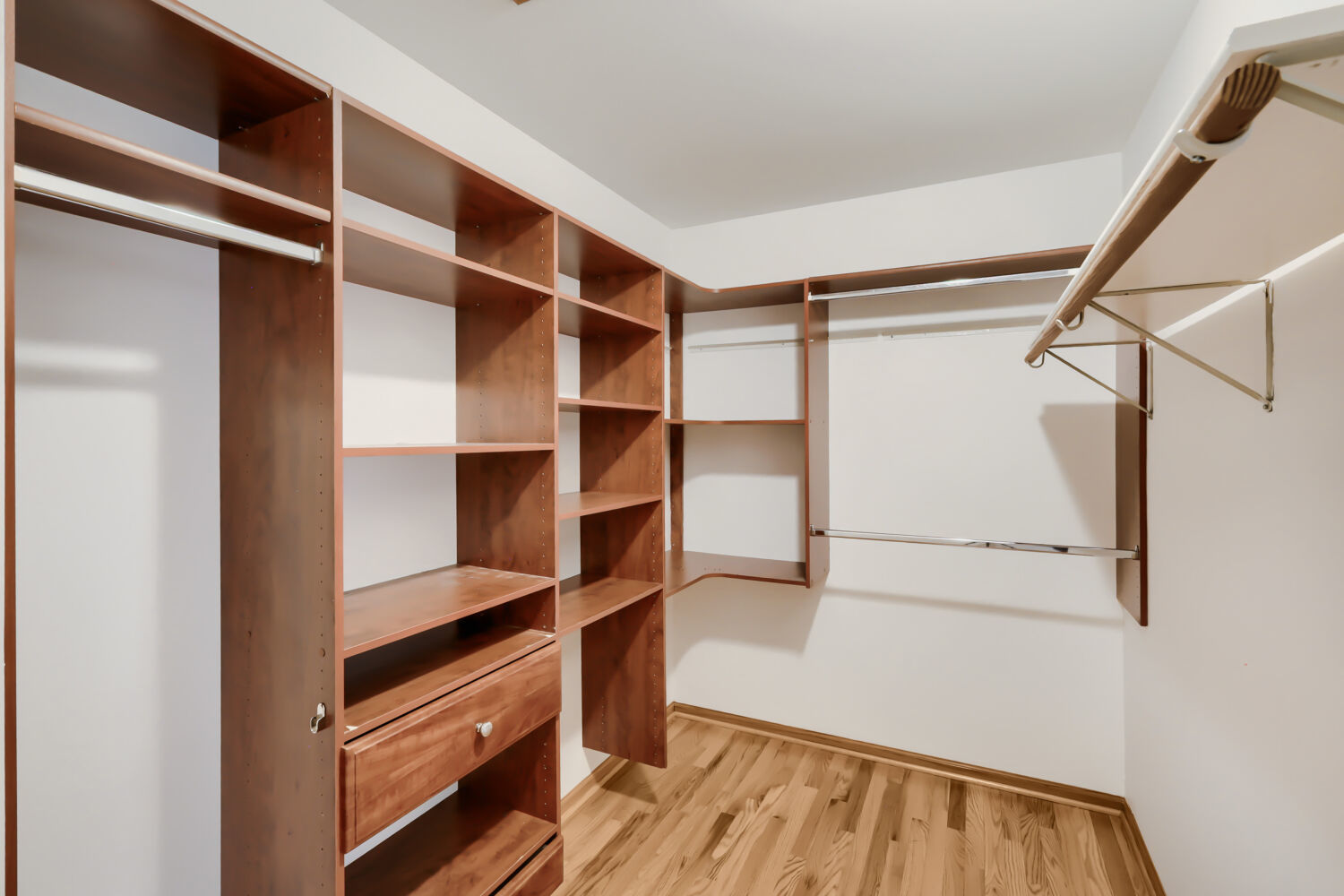 2016 Jeffrey Lane Unit: 2016