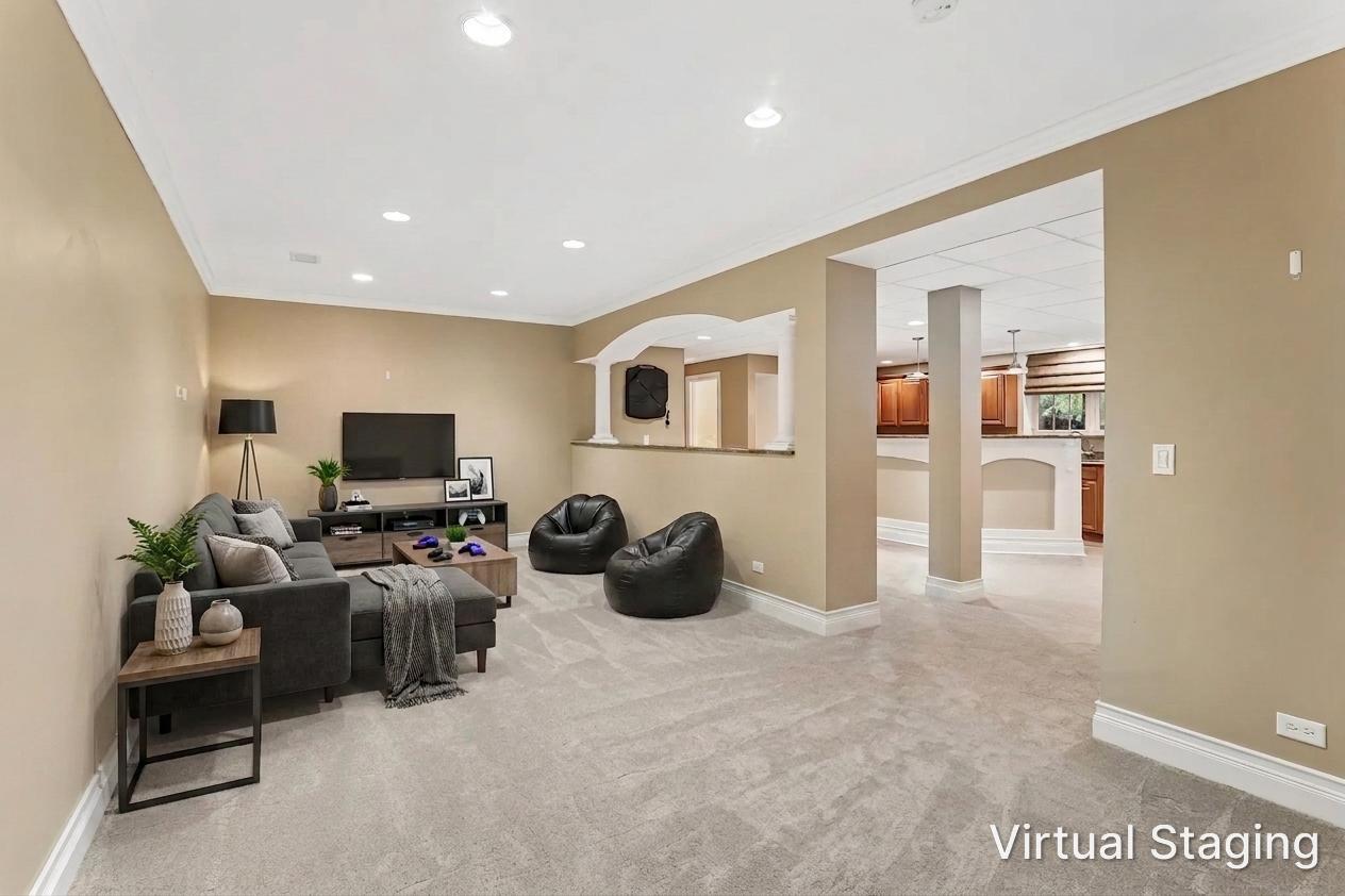385 Valley Way